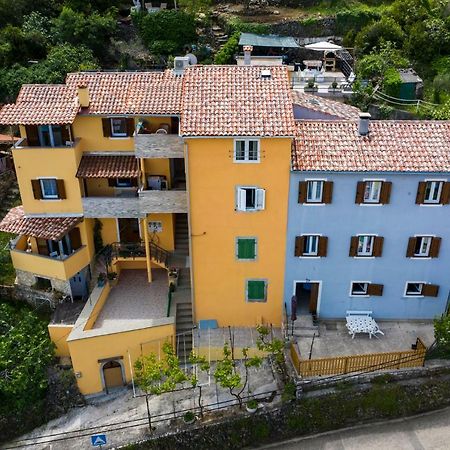 Apartments And Rooms Roberto B. Валун Екстериор снимка