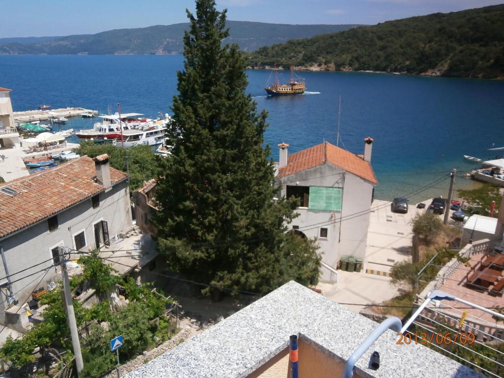 Apartments And Rooms Roberto B. Валун Стая снимка