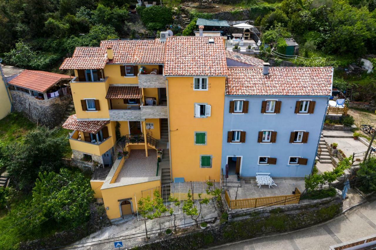 Apartments And Rooms Roberto B. Валун Екстериор снимка