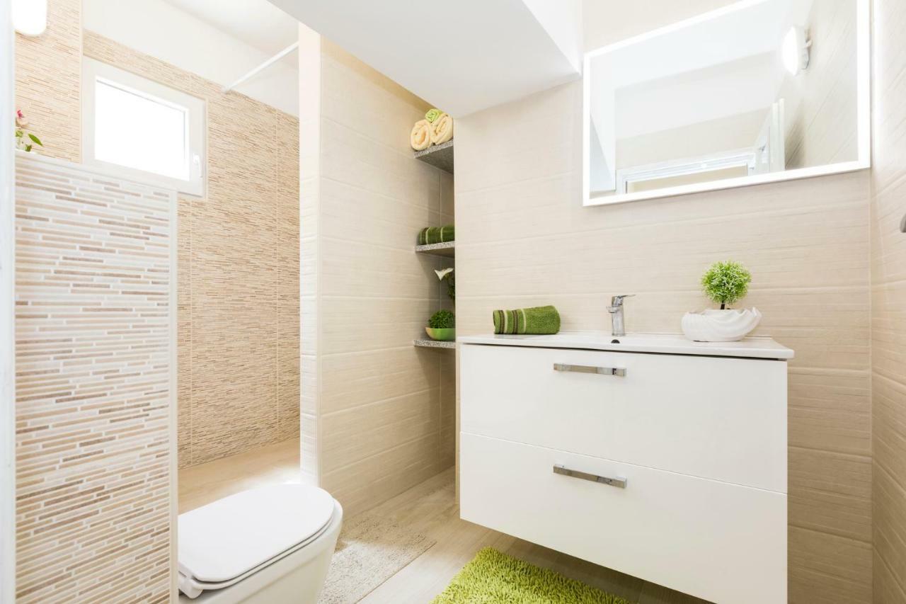 Apartments And Rooms Roberto B. Валун Екстериор снимка